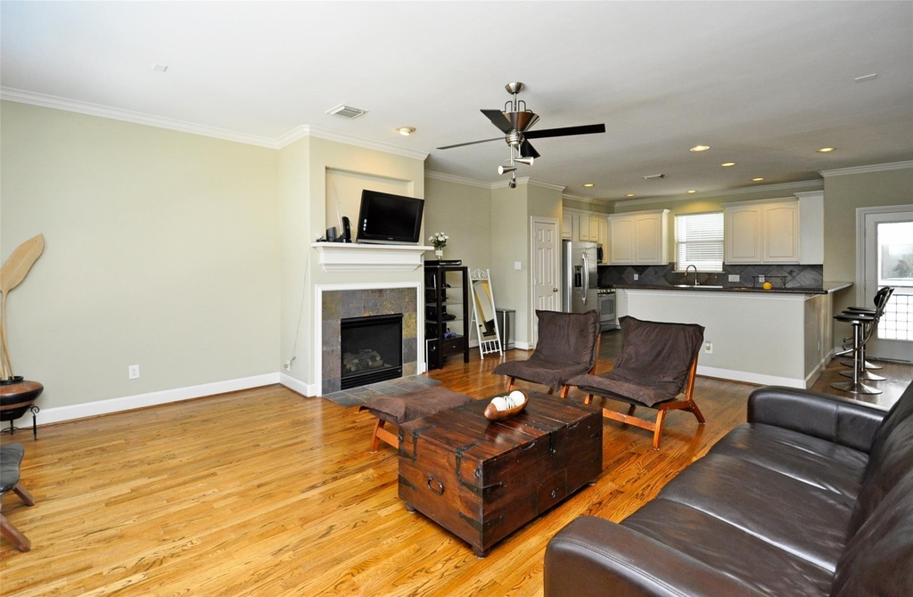 1613 Detering Street - Photo 7