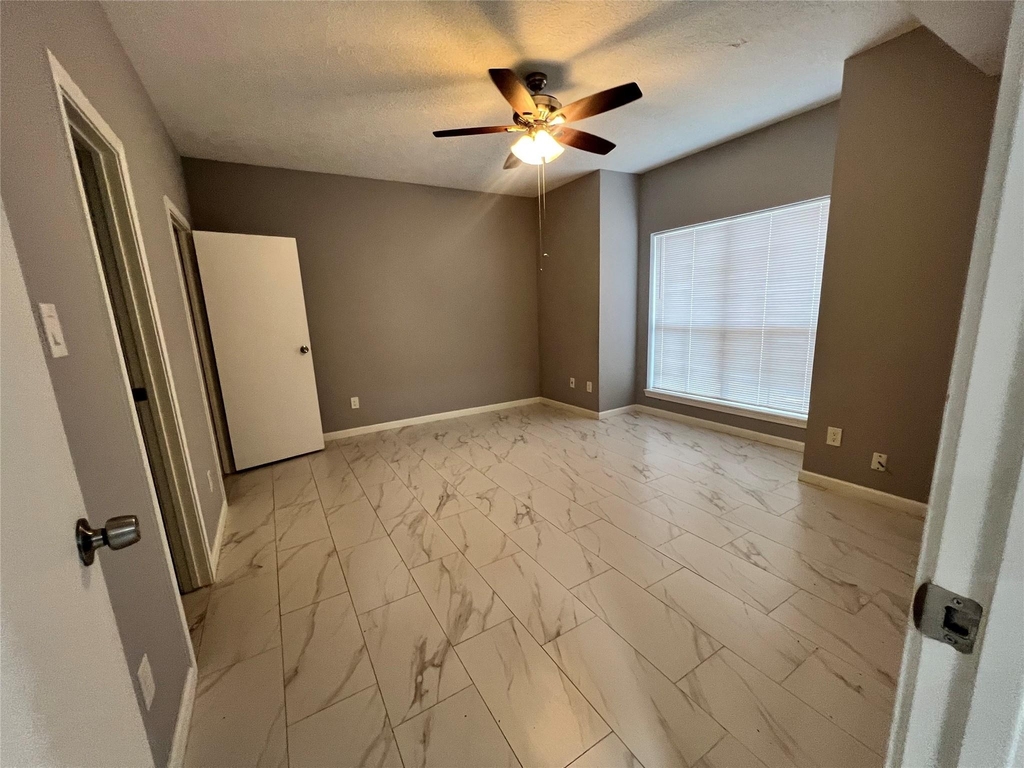 3130 Walnut Bend Lane - Photo 4