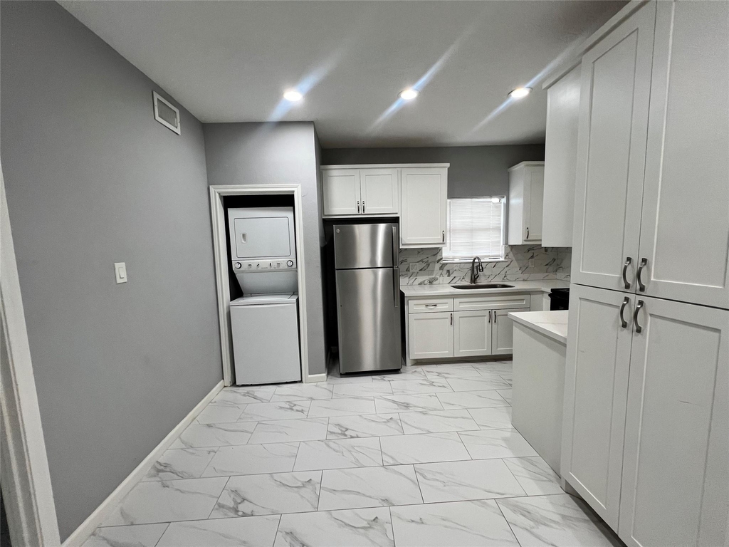 3130 Walnut Bend Lane - Photo 0