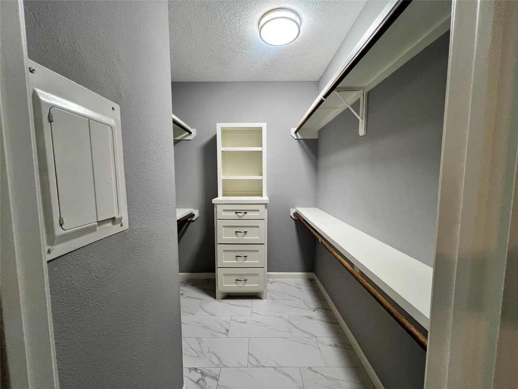 3130 Walnut Bend Lane - Photo 8