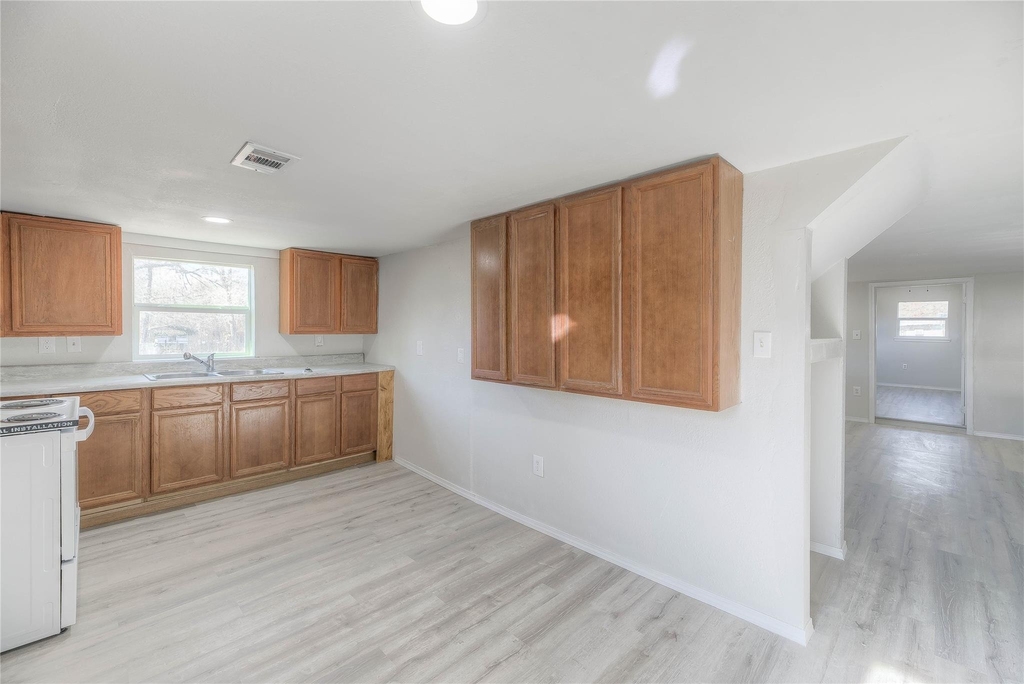 328 W Sherwood Drive - Photo 6