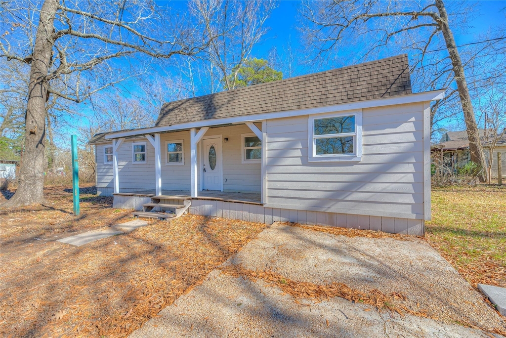 328 W Sherwood Drive - Photo 1