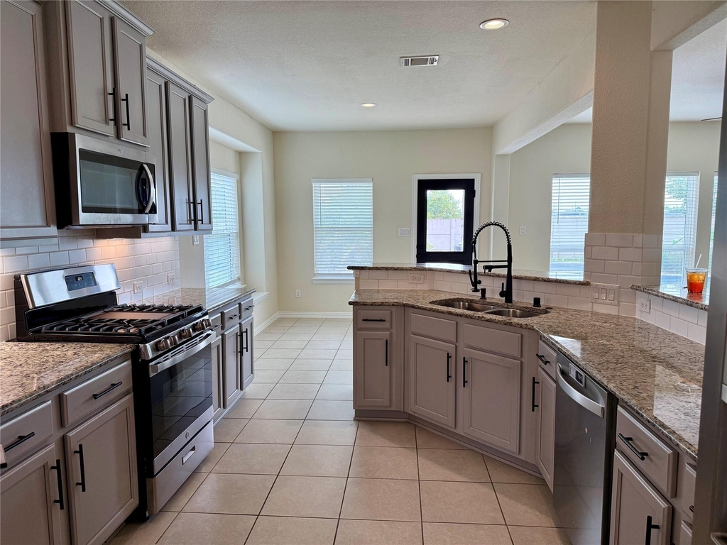 23422 Bordeaux Drive - Photo 5