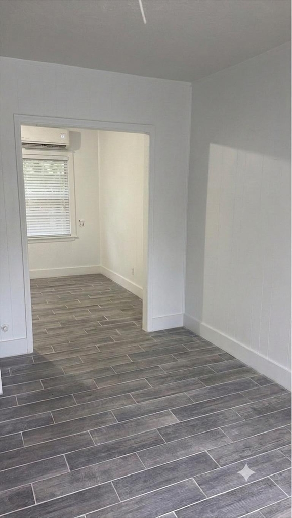 1403 70th Street - Photo 3