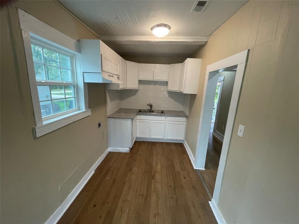 1016 Powell Street - Photo 1
