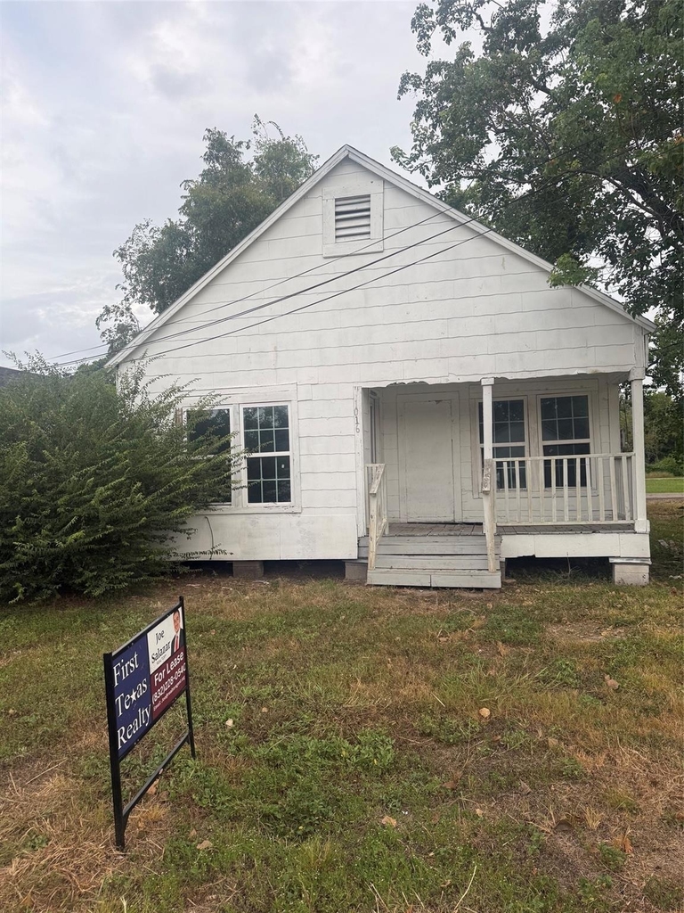 1016 Powell Street - Photo 0