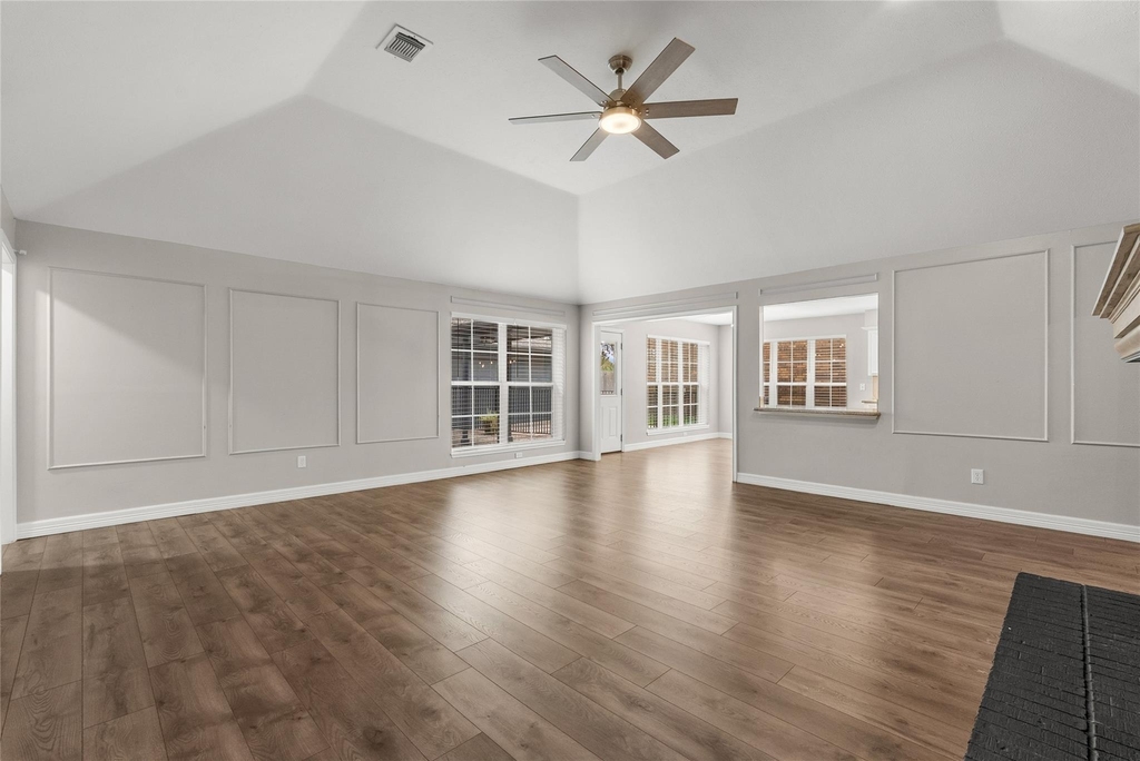 2105 Murfield Drive - Photo 4