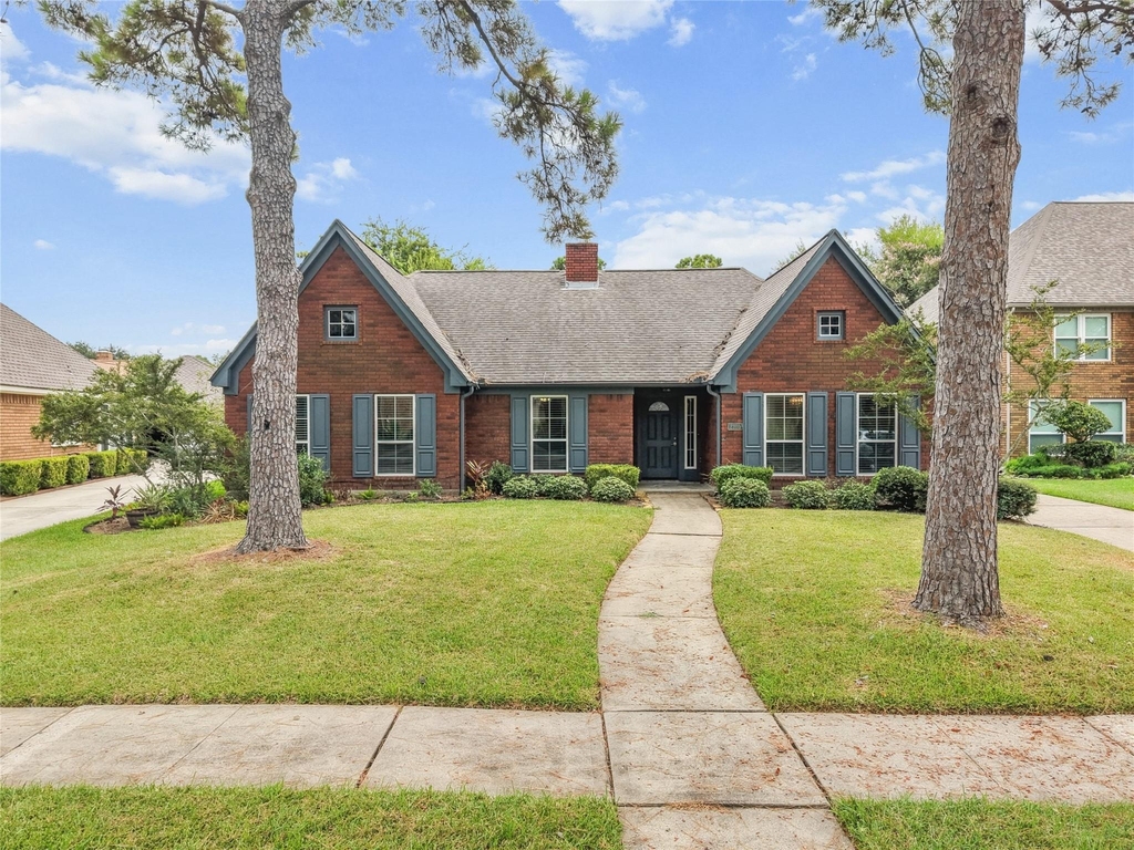 2105 Murfield Drive - Photo 0