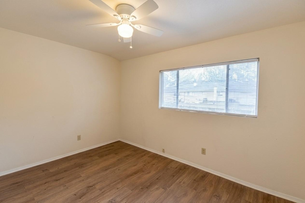 427 Sunset Drive - Photo 11