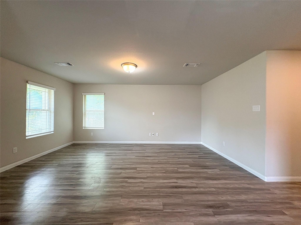 3216 Moore Avenue - Photo 4
