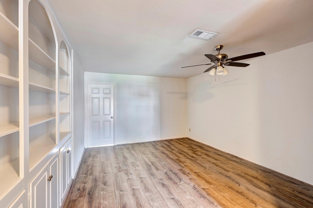 13012 Trail Hollow Drive - Photo 4