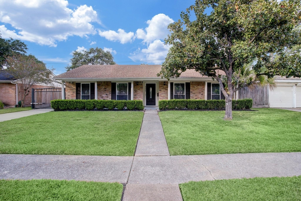 9326 Meadowcroft Drive - Photo 0