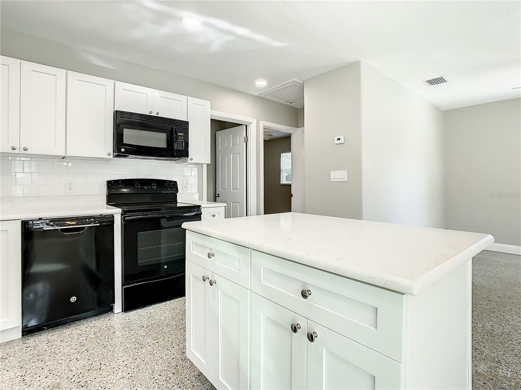 8111 30th Avenue N - Photo 13