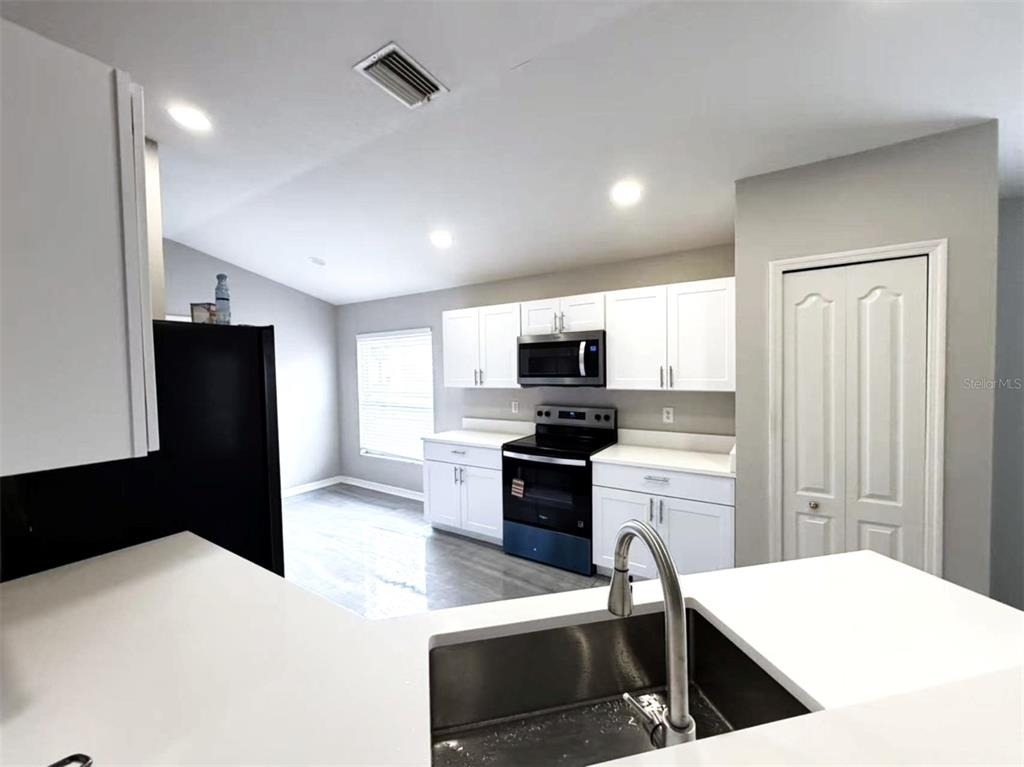 5553 Gallant Fox Court - Photo 6