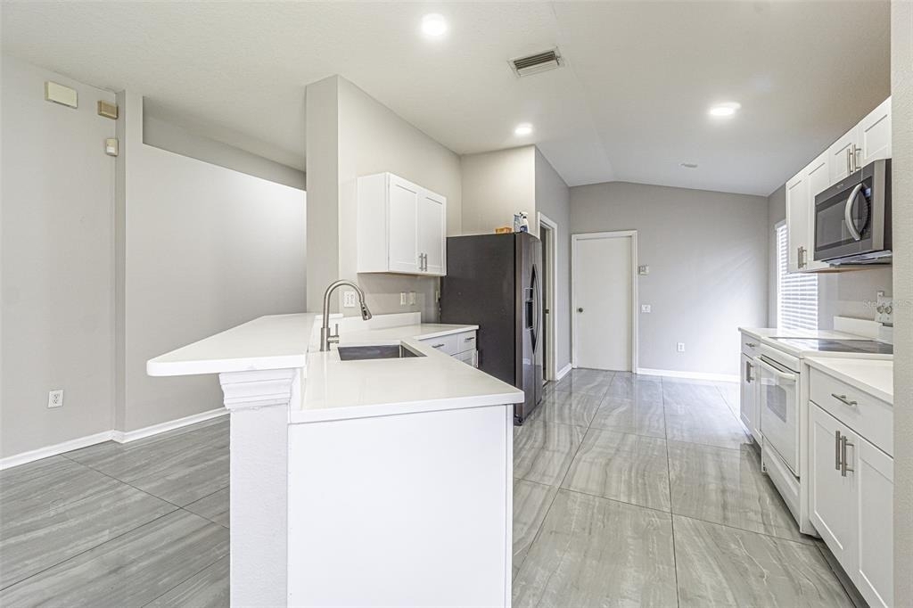 5553 Gallant Fox Court - Photo 4