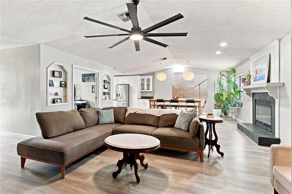 3944 Ne 7th Street - Photo 3