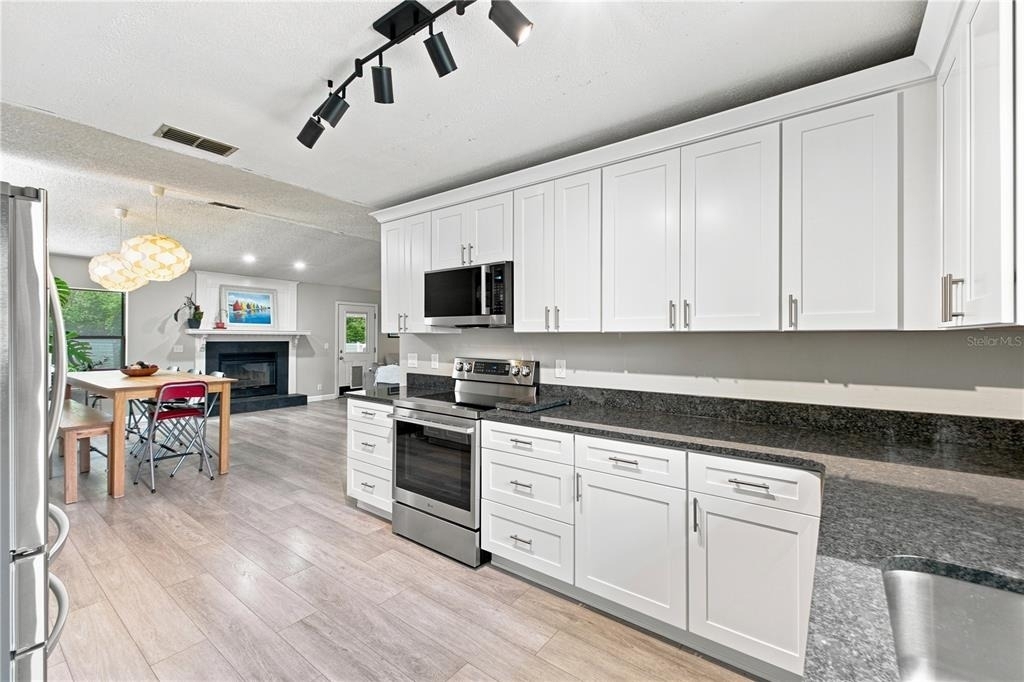 3944 Ne 7th Street - Photo 10