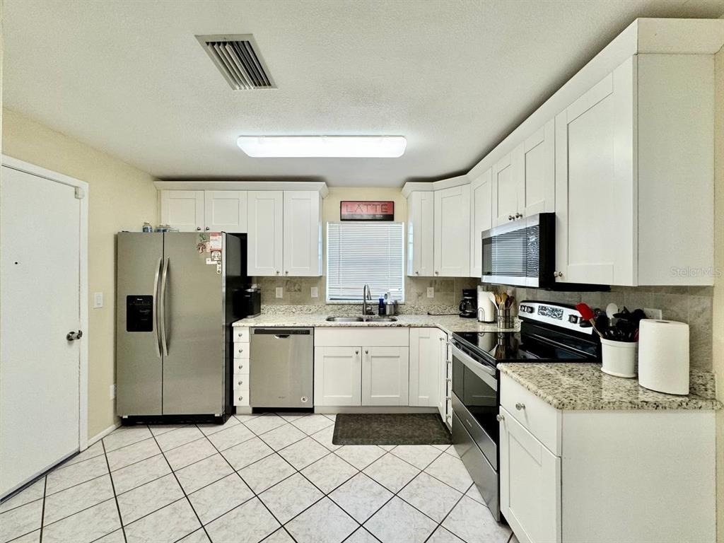 2775 Diane Terrace - Photo 10