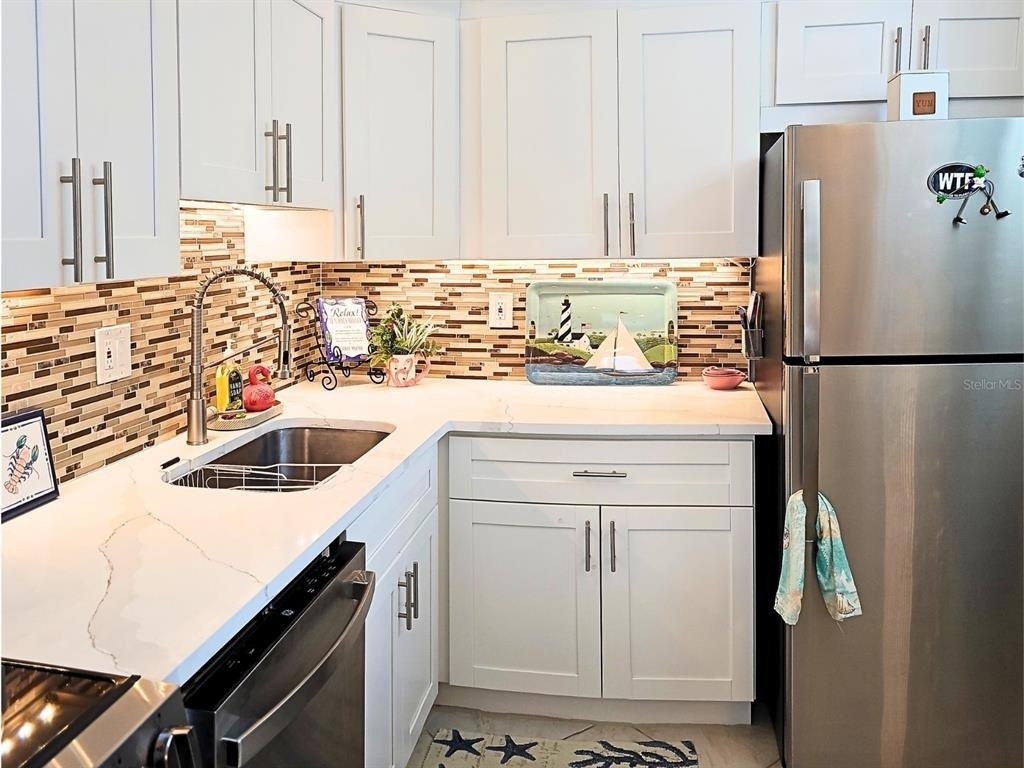 7560 Bay Island Drive S - Photo 10