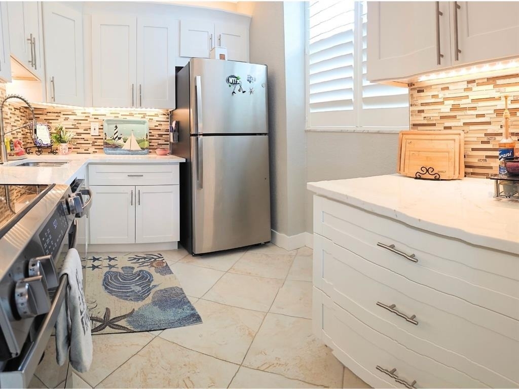 7560 Bay Island Drive S - Photo 8