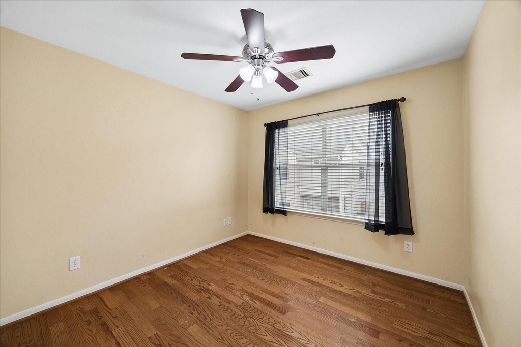 2201 Naomi Street - Photo 7