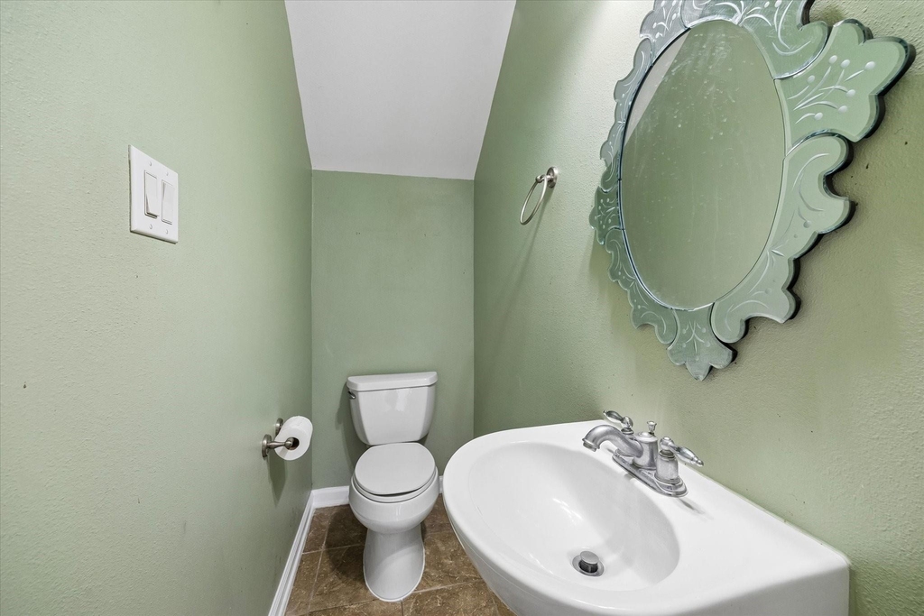 2201 Naomi Street - Photo 4