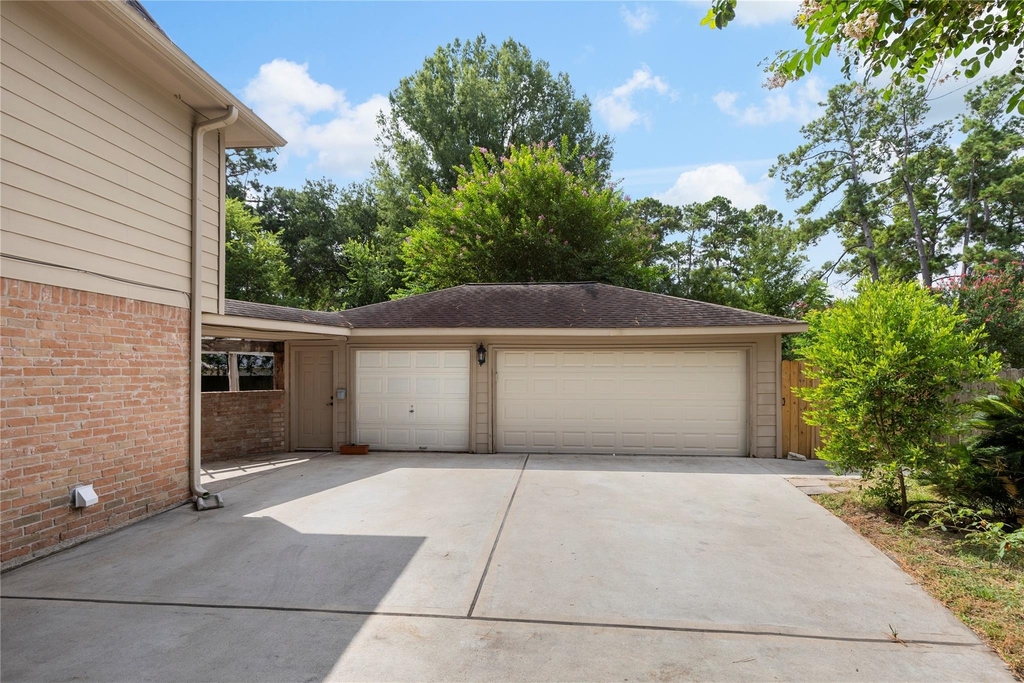 8215 Winding Hill Lane - Photo 34