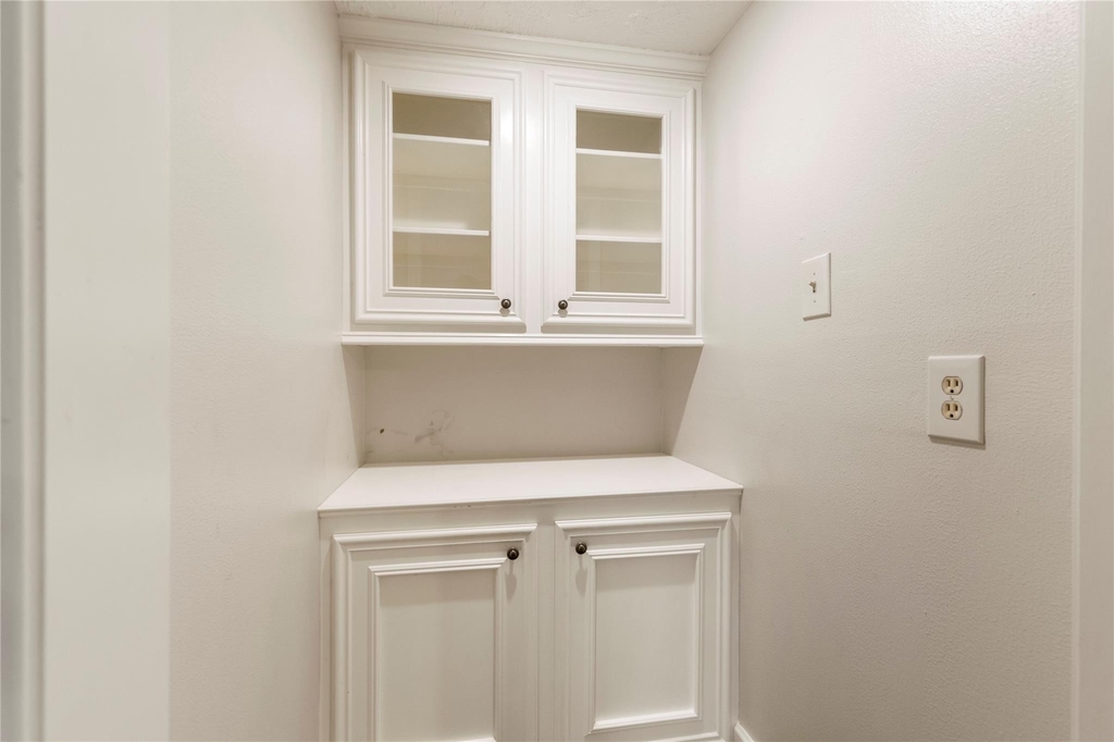 8215 Winding Hill Lane - Photo 21
