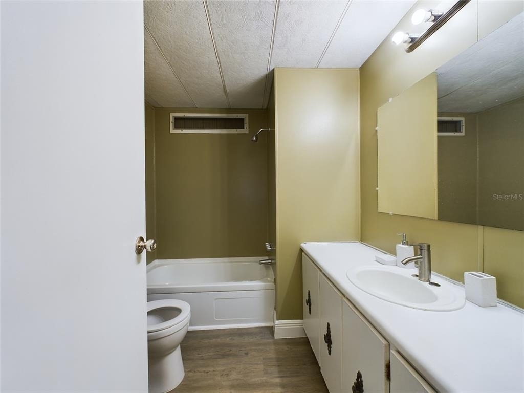 3502 Delaware Avenue - Photo 10