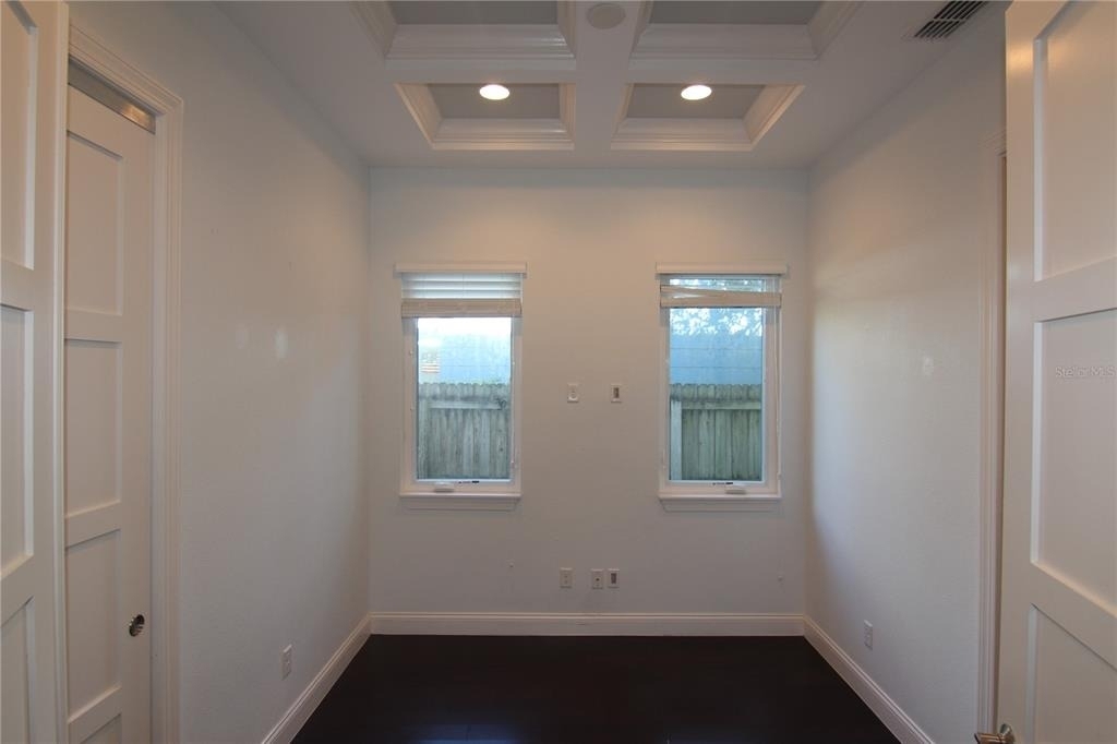 2505 Depauw Avenue - Photo 3