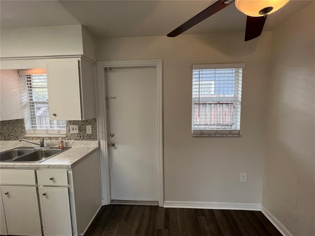 2406 Musselwhite Ave - Photo 3