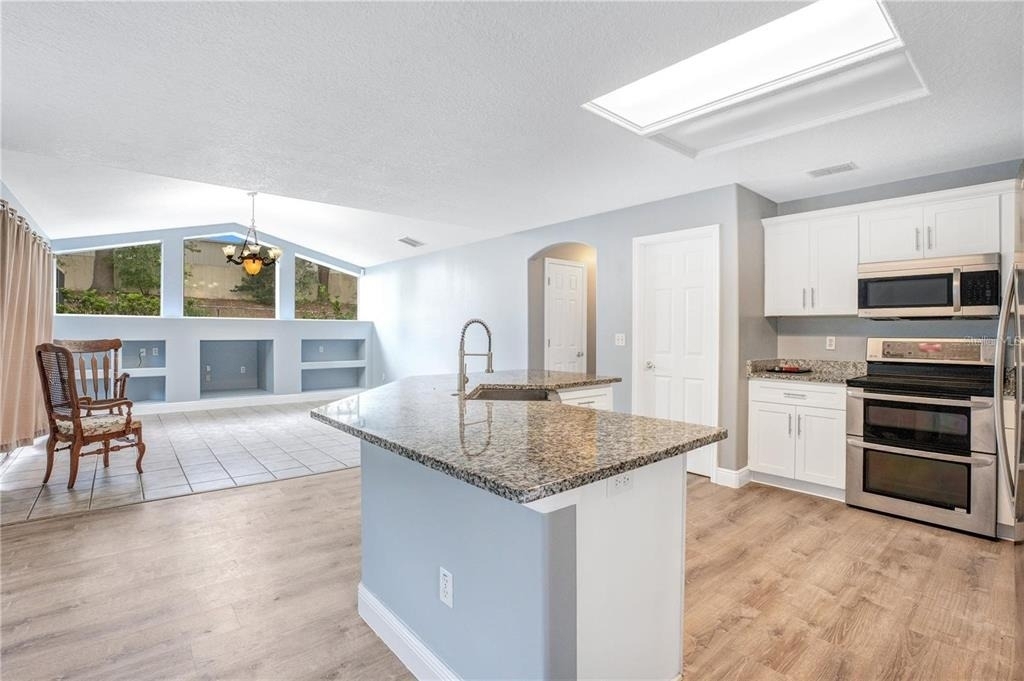 14203 Vista Del Lago Boulevard - Photo 5