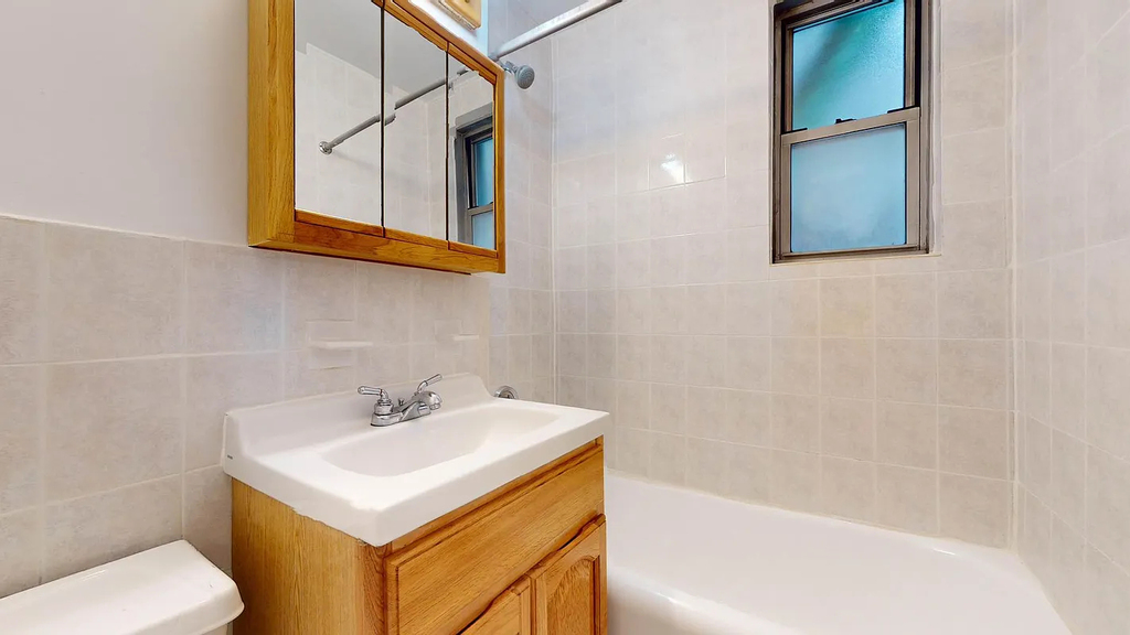 East 38th Street - Photo 9