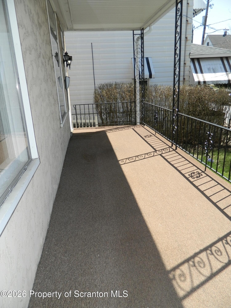 127 E Pine Street - Photo 11