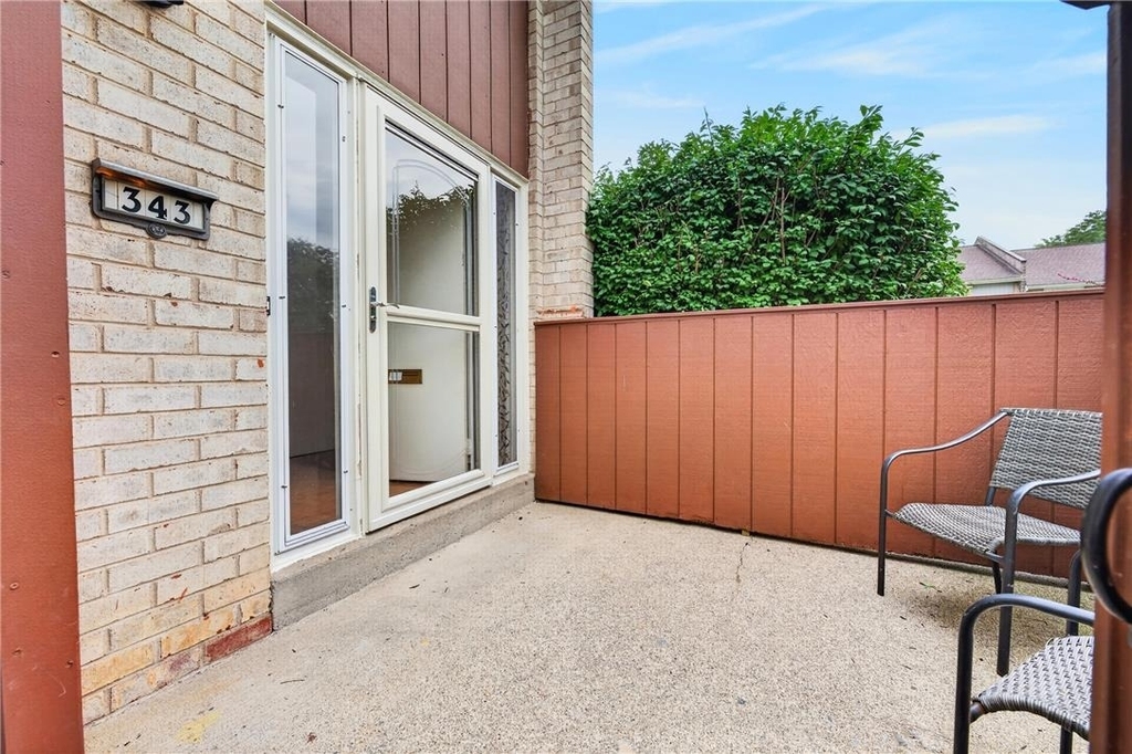 343 Carver Drive - Photo 3