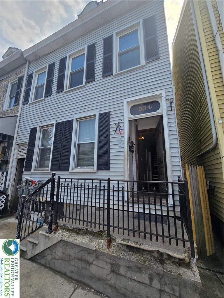 934 Ferry Street - Photo 0
