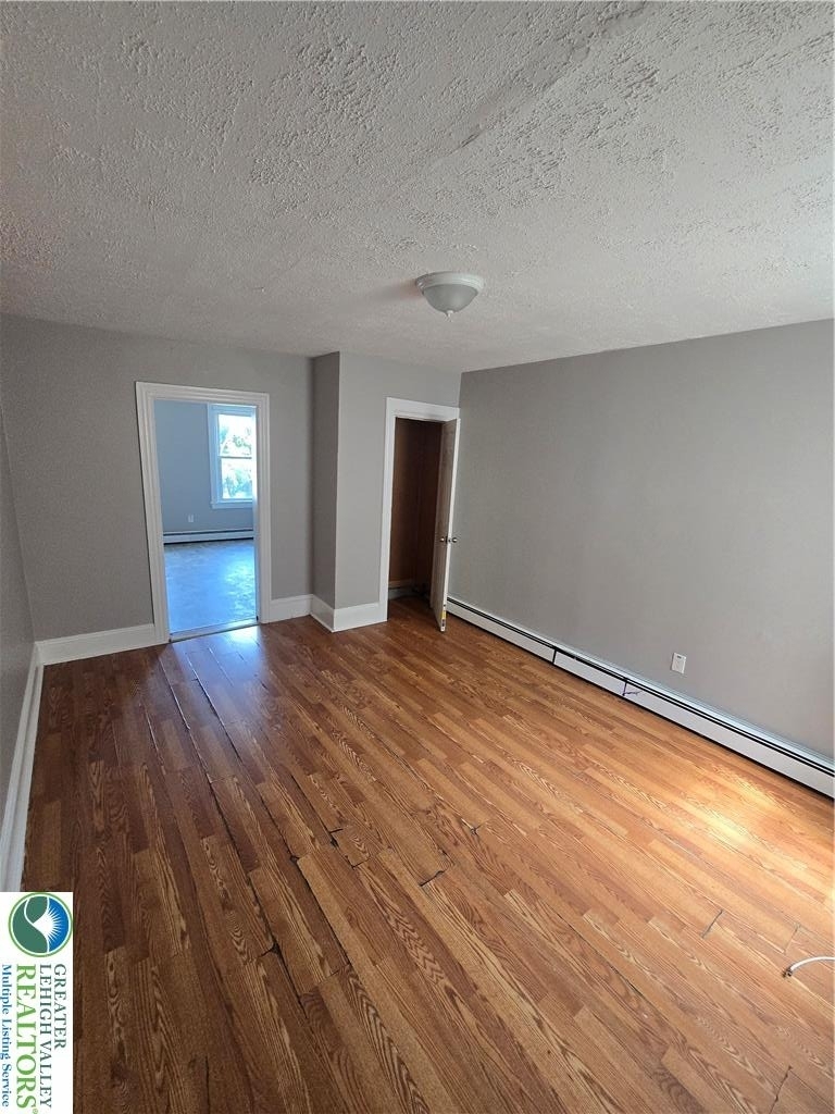 934 Ferry Street - Photo 2