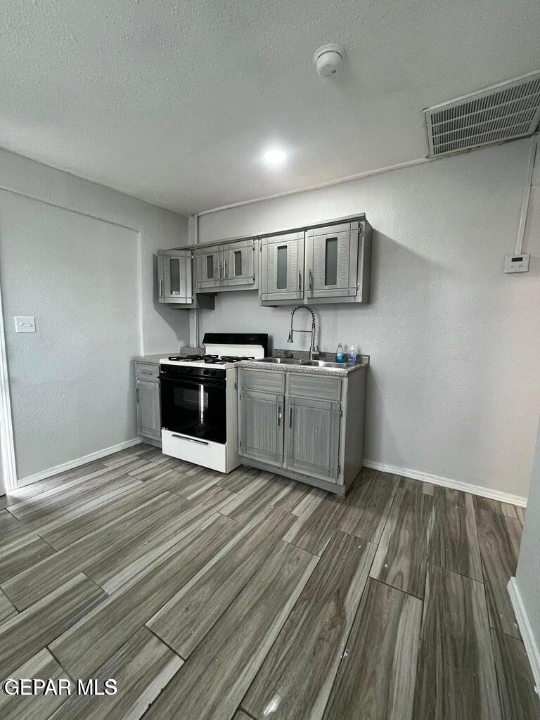 10216 Celedon Circle - Photo 7