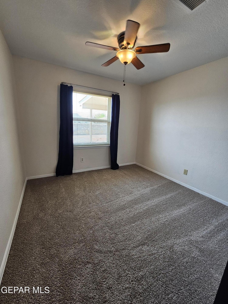 5644 Prince Edward Avenue - Photo 24
