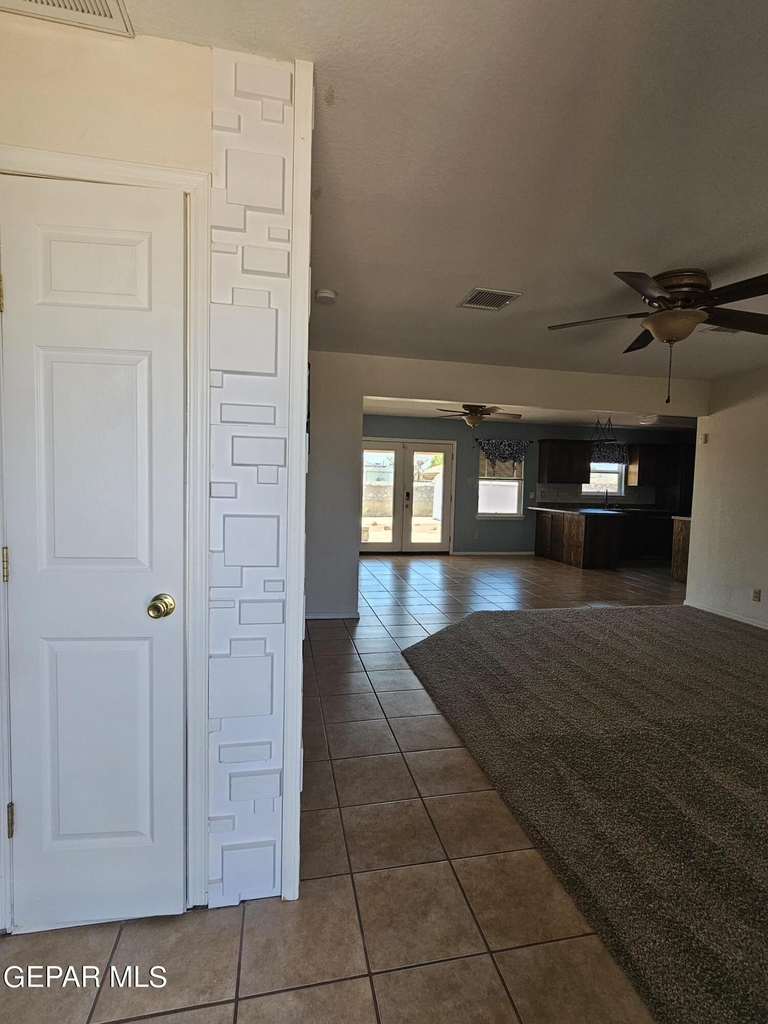 5644 Prince Edward Avenue - Photo 4
