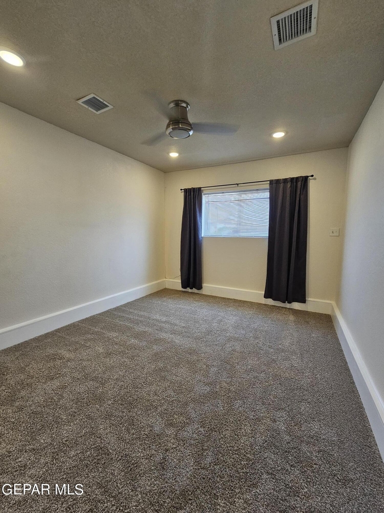 5644 Prince Edward Avenue - Photo 22