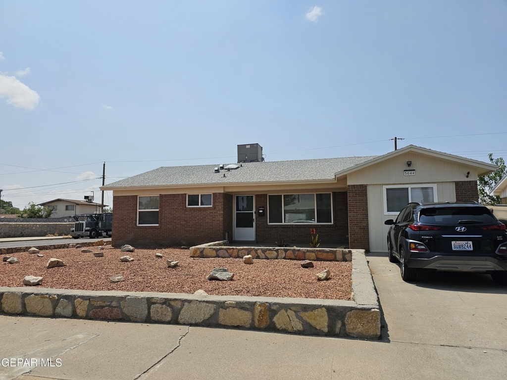 5644 Prince Edward Avenue - Photo 3