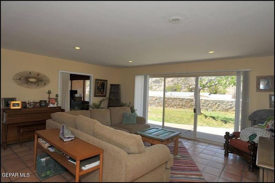 4233 Hampshire Lane - Photo 7