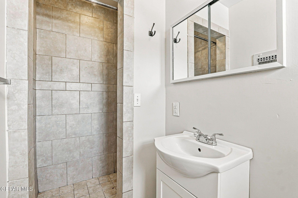 4233 Hampshire Lane - Photo 37