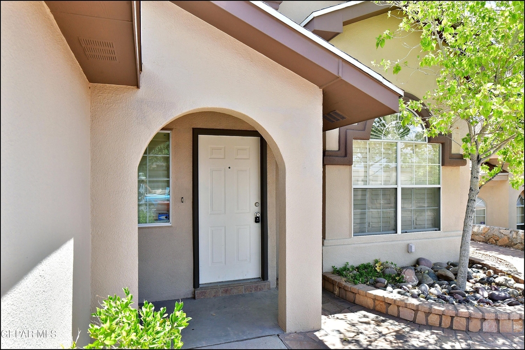 6372 Franklin Ridge Drive - Photo 4