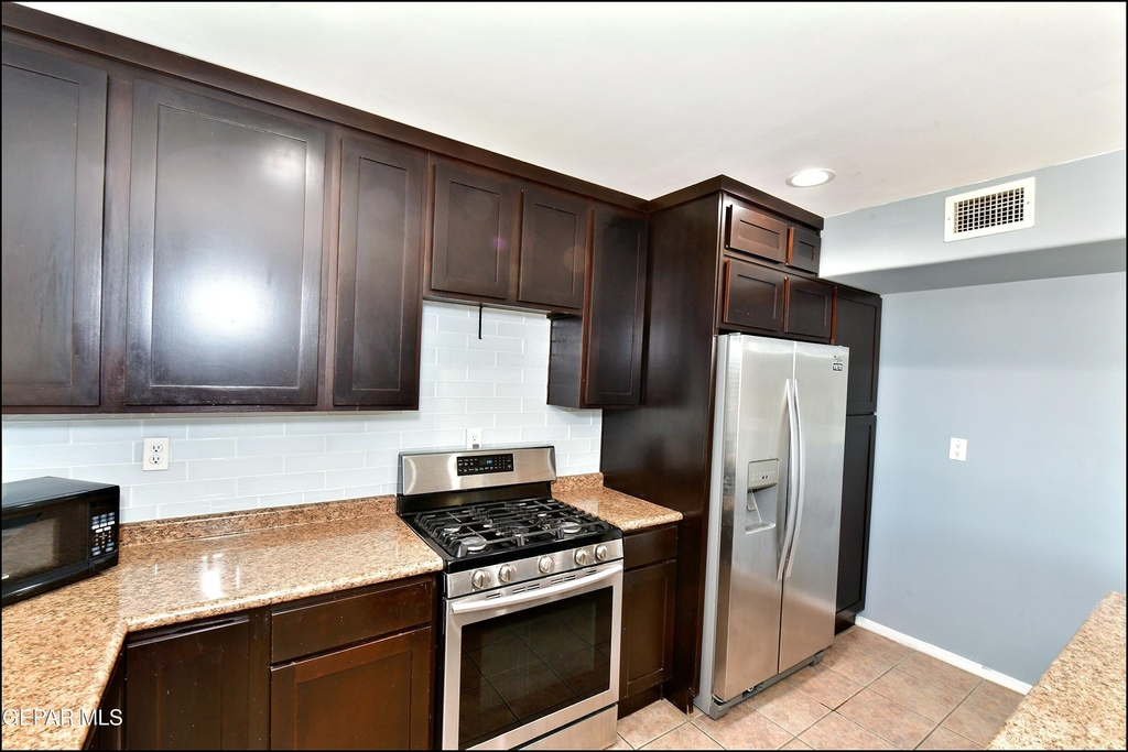 6372 Franklin Ridge Drive - Photo 14