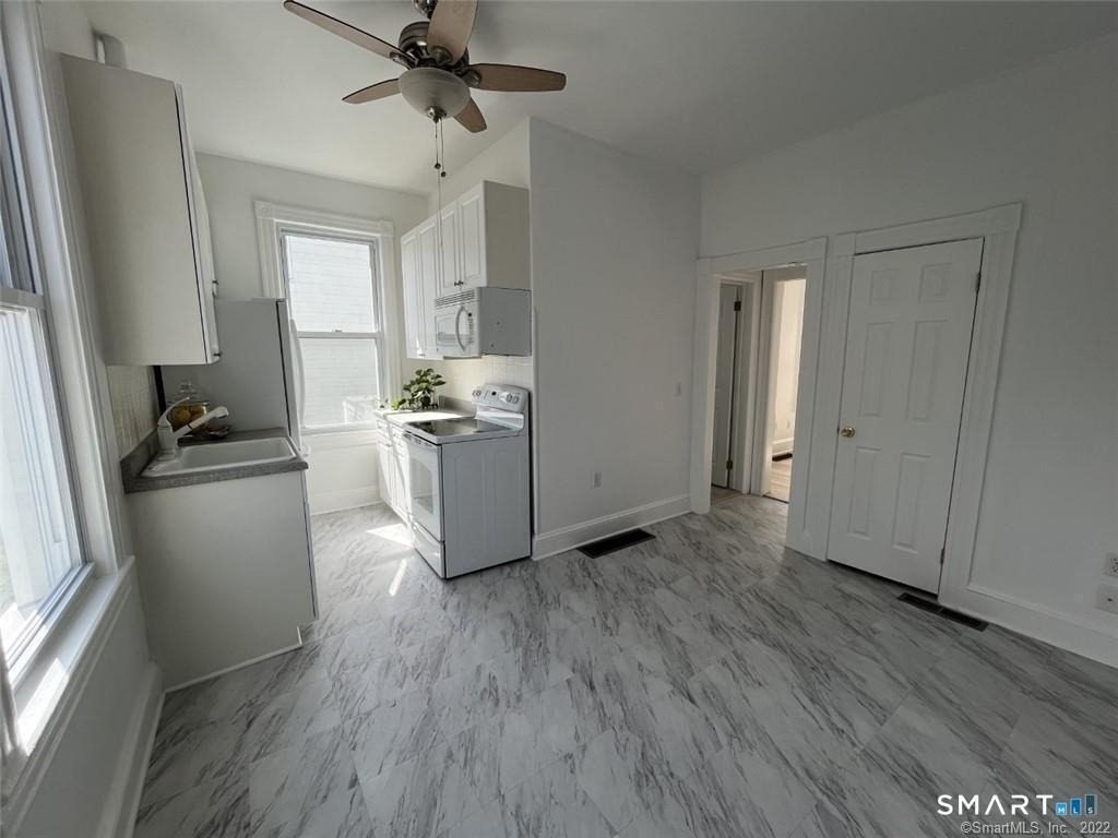3 Betts Place - Photo 4