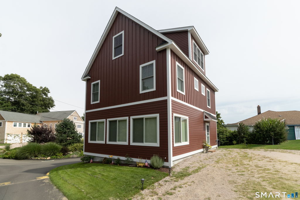 77 Reeves Avenue - Photo 4