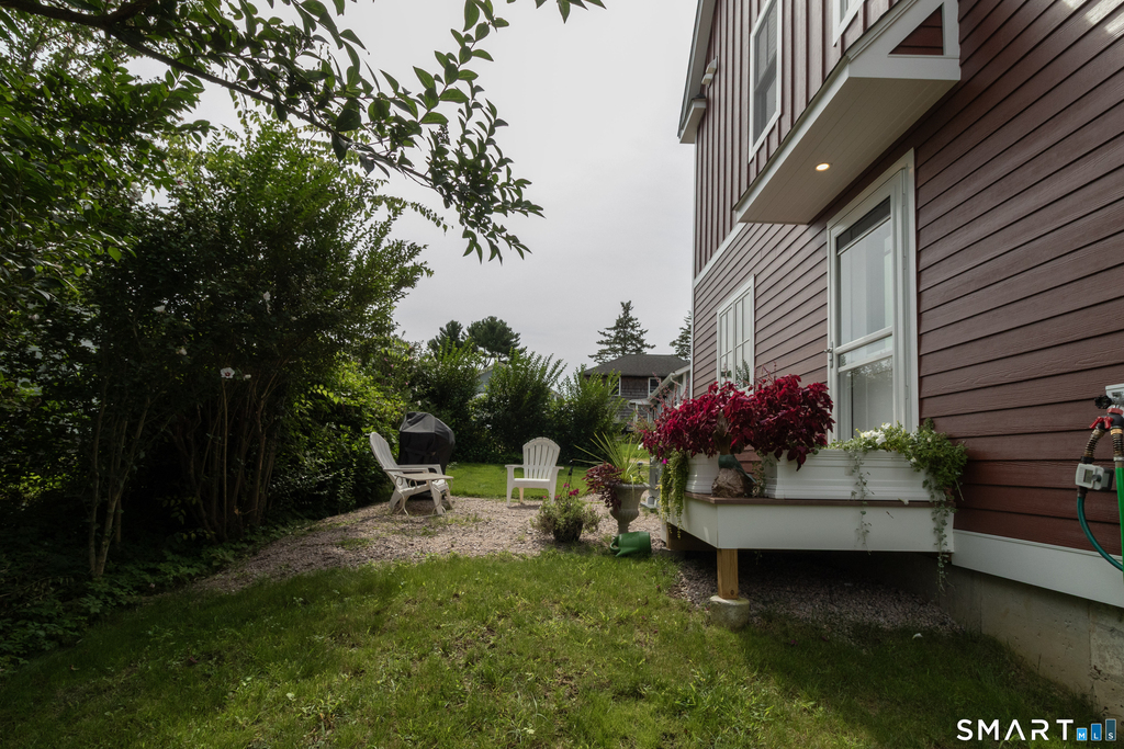 77 Reeves Avenue - Photo 3