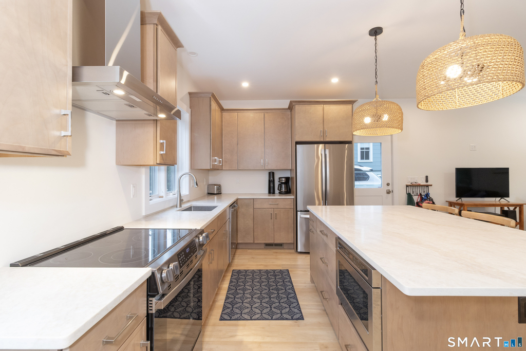 77 Reeves Avenue - Photo 10